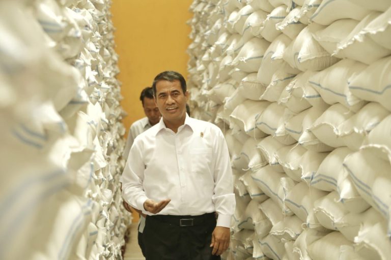 Mentan-Andi-Amran-Sulaiman